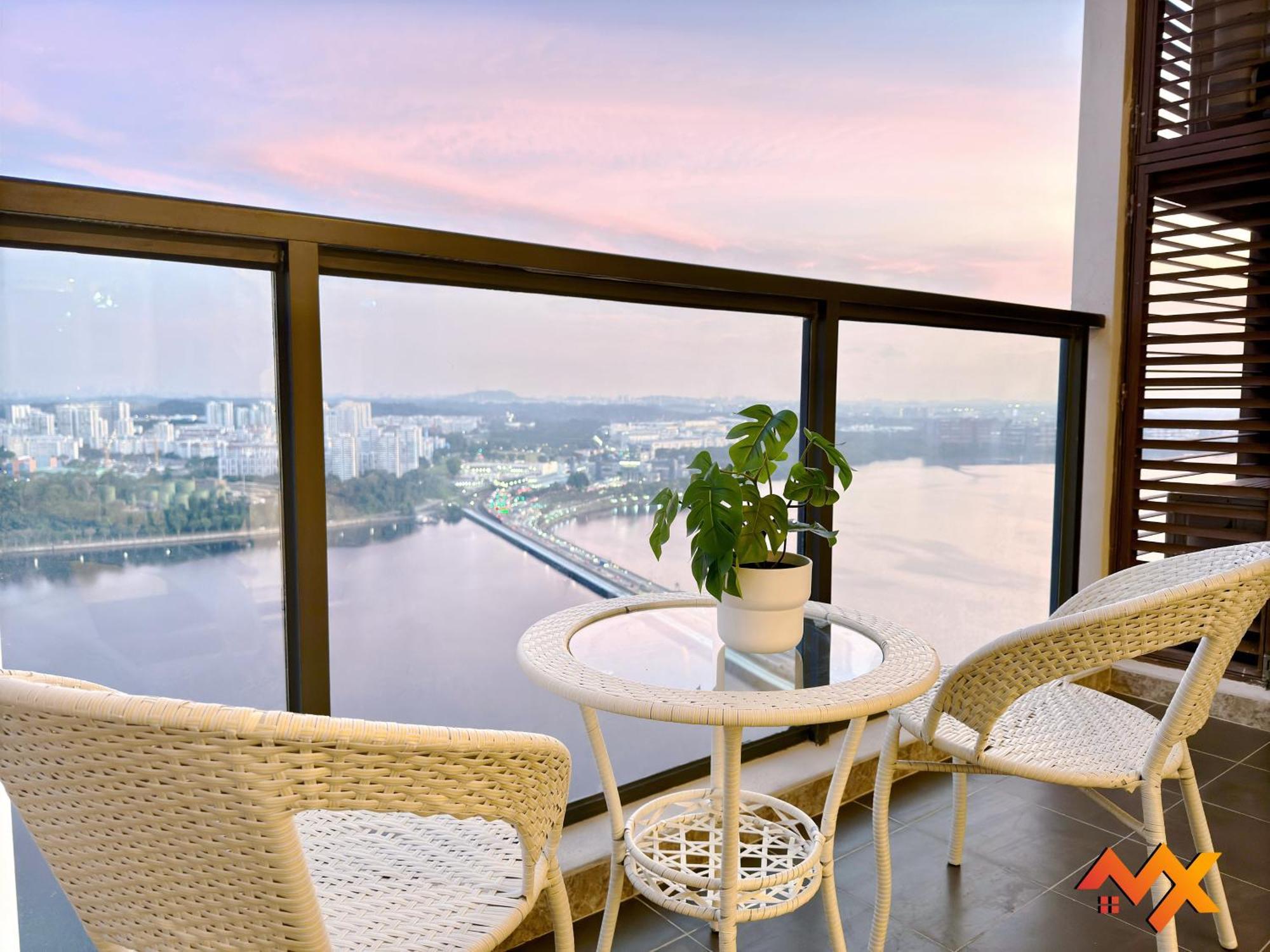 Pangsapuri R&f Mall Princess Cove 10-12pax Sea View-smart Tv 70inch *